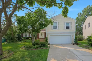 1356 Larchmont Dr, Buffalo Grove, IL 60089 - Photo 2