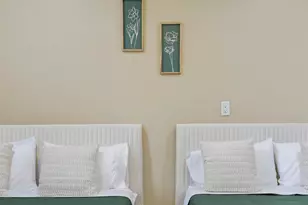 1356 Larchmont Dr, Buffalo Grove, IL 60089 - Photo 32