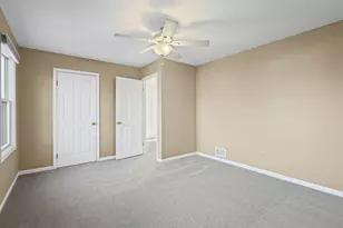 680 Lions Dr, Lake Zurich, IL 60047 - Photo 18