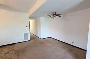 8143 Marion Dr, Justice, IL 60458 - Photo 4