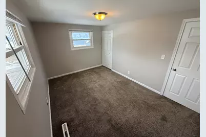 636 Jefferson Avenue, Carpentersville, IL 60110 - Photo 8