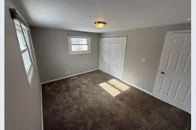 636 Jefferson Avenue, Carpentersville, IL 60110 - Photo 4