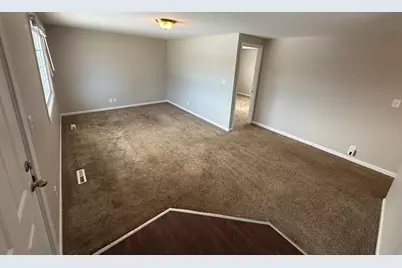 636 Jefferson Avenue, Carpentersville, IL 60110 - Photo 6