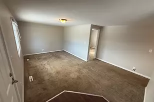 636 Jefferson Ave, Carpentersville, IL 60110 - Photo 6