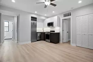 1552 W Juneway Terrace, Chicago, IL 60626 - Photo 2