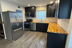 1892 White St, Des Plaines, IL 60018 - Photo 2