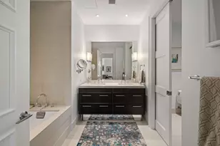 118 E Erie St, Chicago, IL 60611 - Photo 16