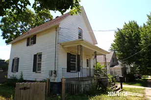 304 S Madison St, Morrison, IL 61270 - Photo 2