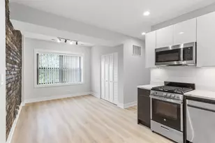 1552 5 W Juneway Terrace, Chicago, IL 60626 - Photo 2