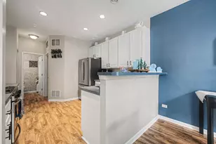 302 Tower Hill Dr, Saint Charles, IL 60175 - Photo 8