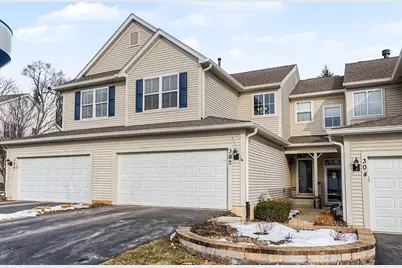 302 Tower Hill Drive #302, Saint Charles, IL 60175 - Photo 2