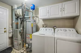 302 Tower Hill Dr, Saint Charles, IL 60175 - Photo 14