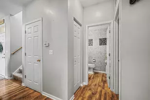 302 Tower Hill Dr, Saint Charles, IL 60175 - Photo 12