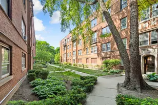 1554 W Juneway Terrace, Chicago, IL 60626 - Photo 1