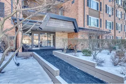 1107 S Old Wilke Road #103, Arlington Heights, IL 60005 - Photo 2