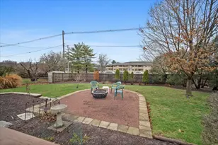 1204 Westview Dr, Normal, IL 61761 - Photo 24