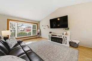 517 Danbury Dr, Carol Stream, IL 60188 - Photo 4