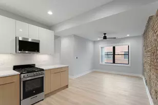 1556 W Juneway Terrace, Chicago, IL 60626 - Photo 2