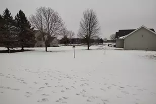 100 SW Thornhill Dr, Poplar Grove, IL 61065 - Photo 8