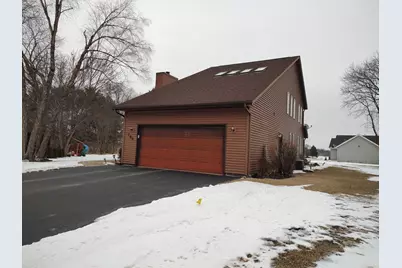 100 SW Thornhill Drive, Poplar Grove, IL 61065 - Photo 2