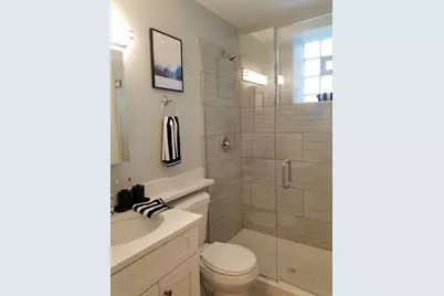 5240 N Winthrop Avenue #310, Chicago, IL 60640 - Photo 10