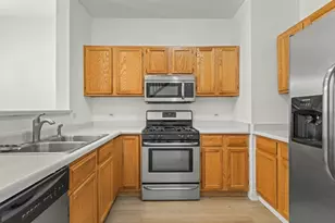 209 Huntington Ct, Oswego, IL 60543 - Photo 8