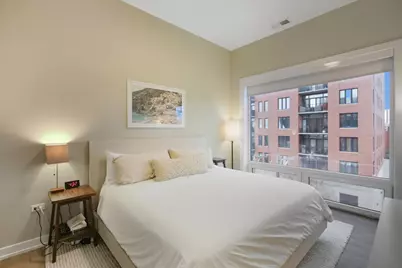 3217 N Clark Street #402, Chicago, IL 60657 - Photo 6