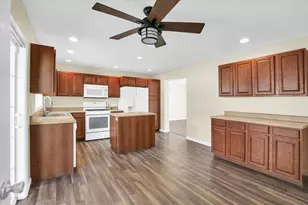 1404 Greenridge Dr, Urbana, IL 61802 - Photo 12