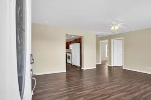 1404 Greenridge Dr, Urbana, IL 61802 - Photo 6