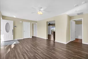 1404 Greenridge Dr, Urbana, IL 61802 - Photo 8