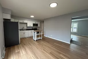 350 1st Ct, Crystal Lake, IL 60014 - Photo 4