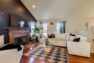 552 Lincoln Station Dr, Oswego, IL 60543 - Photo 8