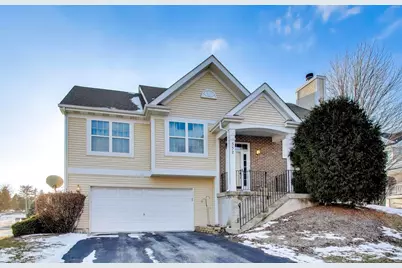 552 Lincoln Station Drive, Oswego, IL 60543 - Photo 2