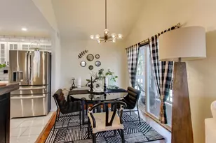 552 Lincoln Station Dr, Oswego, IL 60543 - Photo 10