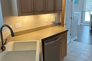 510 Harlowe Ln, Naperville, IL 60565 - Photo 8