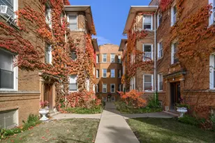 1464 W Argyle St, Chicago, IL 60640 - Photo 2