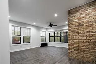 1058 W Glenlake Ave, Chicago, IL 60660 - Photo 2