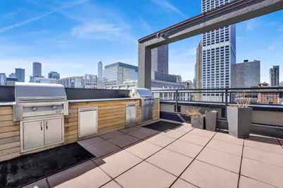 247 E Chestnut Street #1201, Chicago, IL 60611 - Photo 32