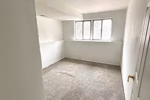 335 Shiloh Ln, Elgin, IL 60120 - Photo 14