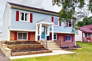 304 Jackson St, Bartlett, IL 60103 - Photo 1