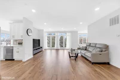 640 McHenry Road #301, Wheeling, IL 60090 - Photo 4