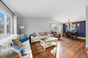 1690 Cape Breton Ct, Hoffman Estates, IL 60192 - Photo 4