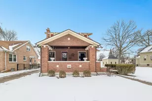 17 S Maple St, Mount Prospect, IL 60056 - Photo 1