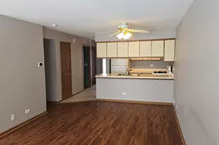 482 Nicole Dr, Bartlett, IL 60103 - Photo 2