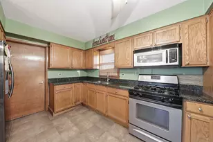 7800 New Castle Ave, Burbank, IL 60459 - Photo 8