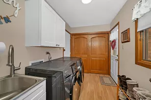 8627 Sunshine Ln, Orland Park, IL 60462 - Photo 16