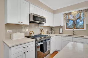 8627 Sunshine Ln, Orland Park, IL 60462 - Photo 6