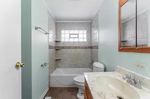 1348 Hartford St, Glendale Heights, IL 60139 - Photo 10