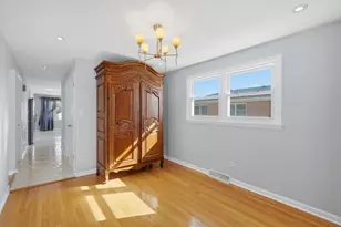 8215 Austin Ave, Burbank, IL 60459 - Photo 8