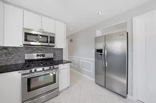 8215 Austin Ave, Burbank, IL 60459 - Photo 22